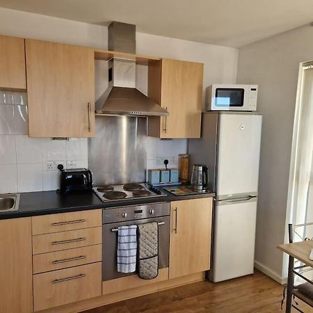 Two Bed In Sportscity Манчестер Экстерьер фото