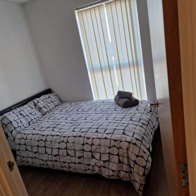 Two Bed In Sportscity Манчестер Экстерьер фото